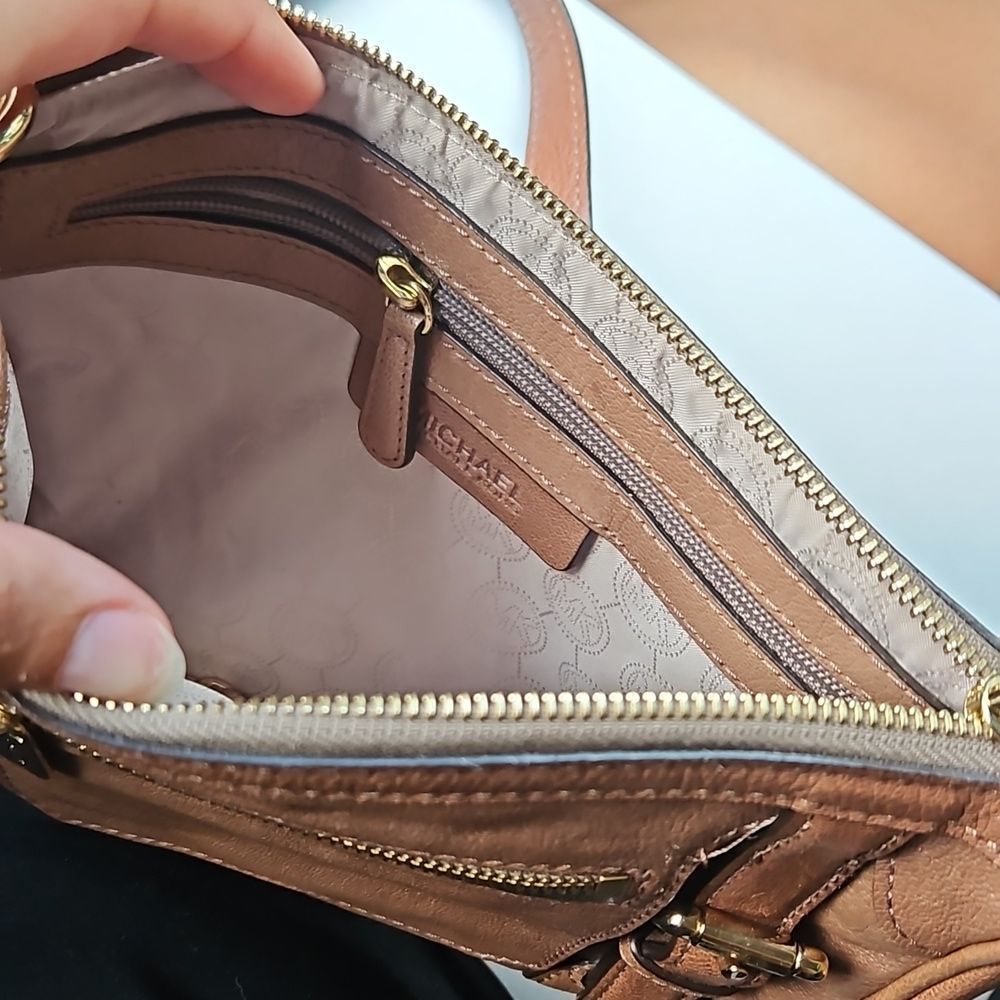 MICHAEL MK Leather Western Inspired satchel shoulder bag in leather gold tone hw - Picture 6 of 10